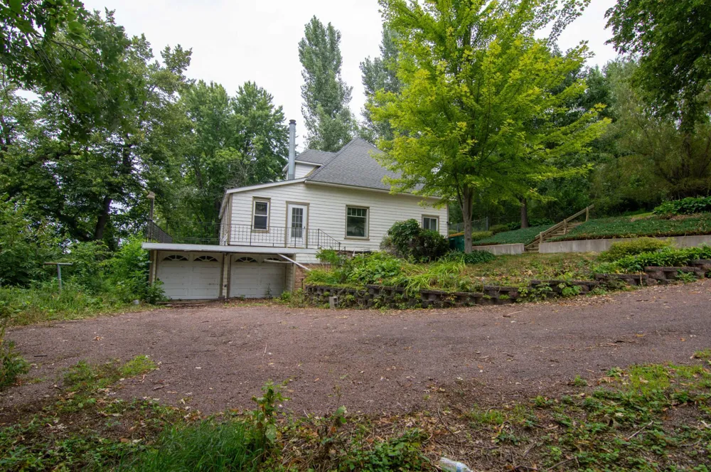 609 Lakeshore Drive Ortonville, MN 56278