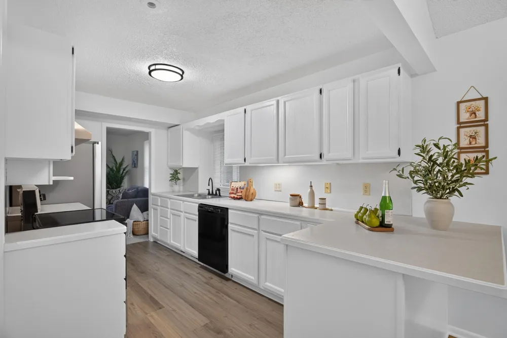 1232 Skillman Avenue W Roseville, MN 55113