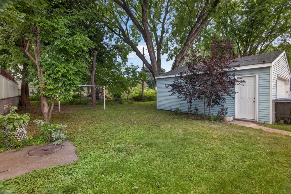 1232 Skillman Avenue W Roseville, MN 55113