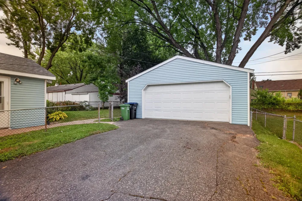 1232 Skillman Avenue W Roseville, MN 55113