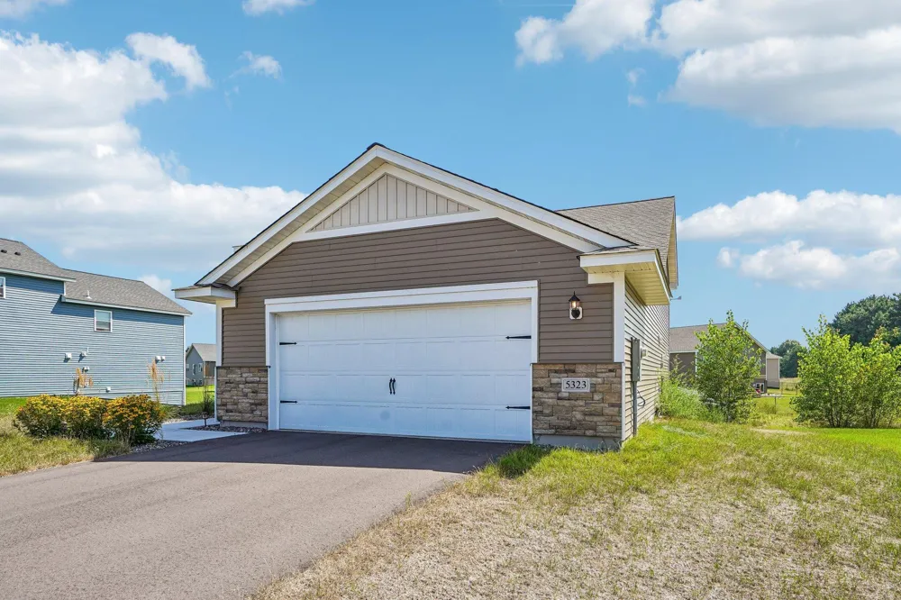 5323 397th Street North Branch, MN 55056