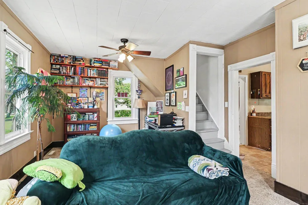 401 Oak Avenue SE Montgomery, MN 56069