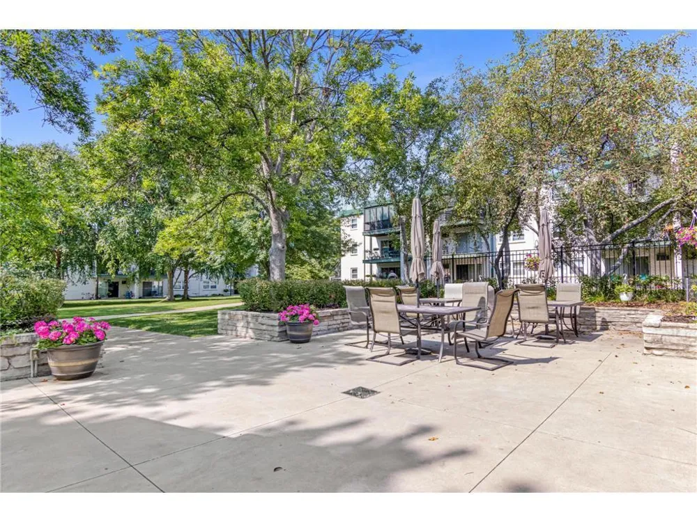 2720 Dale Street #C113 Roseville, MN 55113