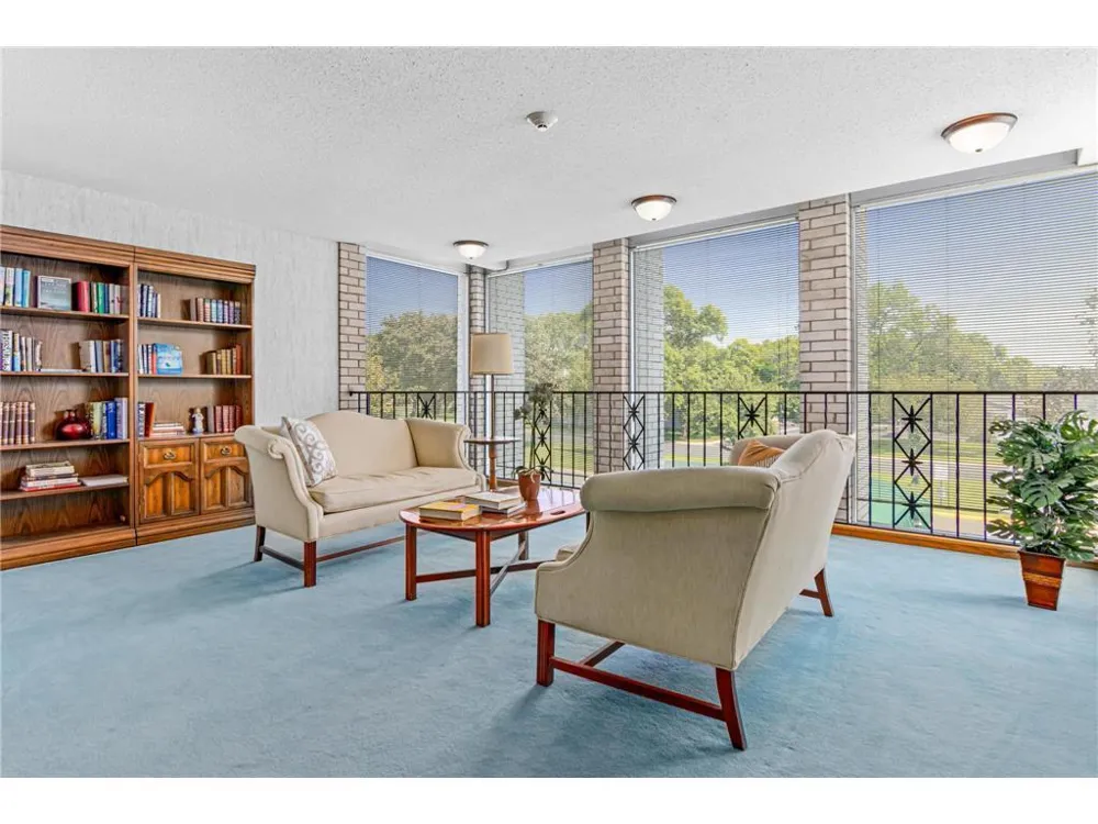 2720 Dale Street #C113 Roseville, MN 55113