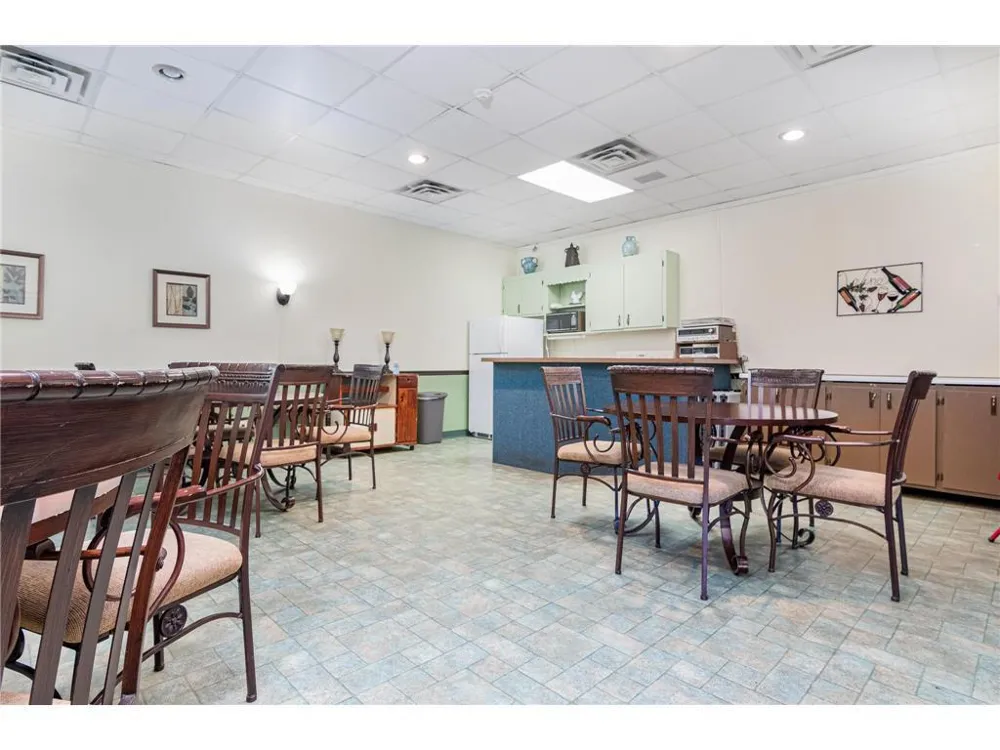 2720 Dale Street #C113 Roseville, MN 55113