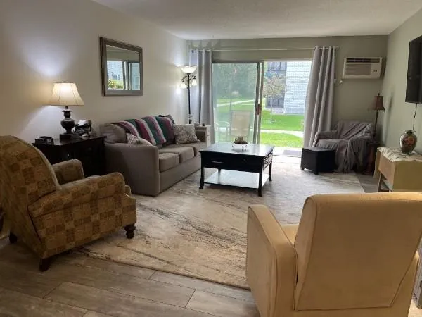 2720 Dale Street #C113 Roseville, MN 55113