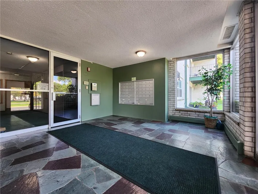 2720 Dale Street #C113 Roseville, MN 55113