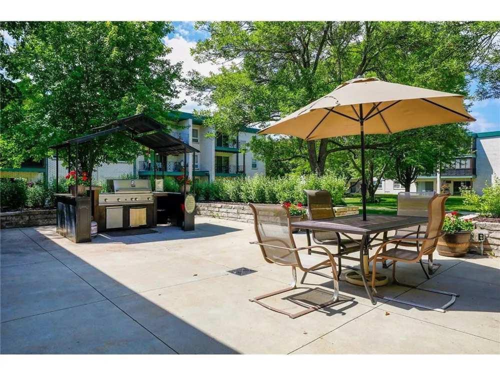 2720 Dale Street #C113 Roseville, MN 55113