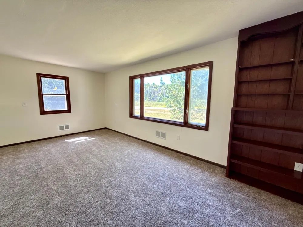5300 W River Road NW Rochester, MN 55901