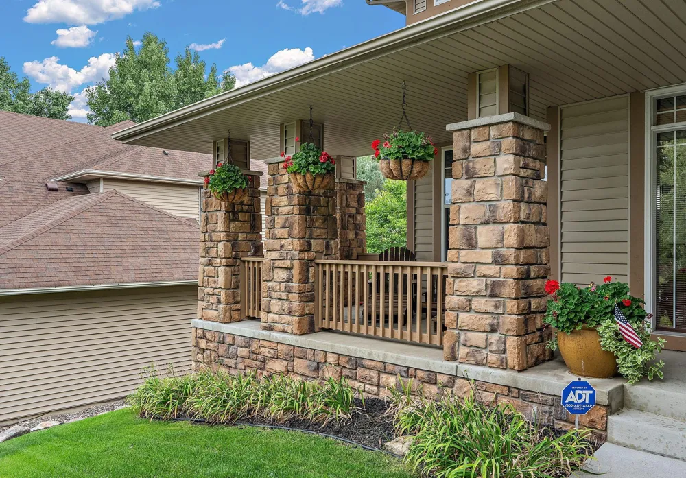 10742 Maple Boulevard Woodbury, MN 55129