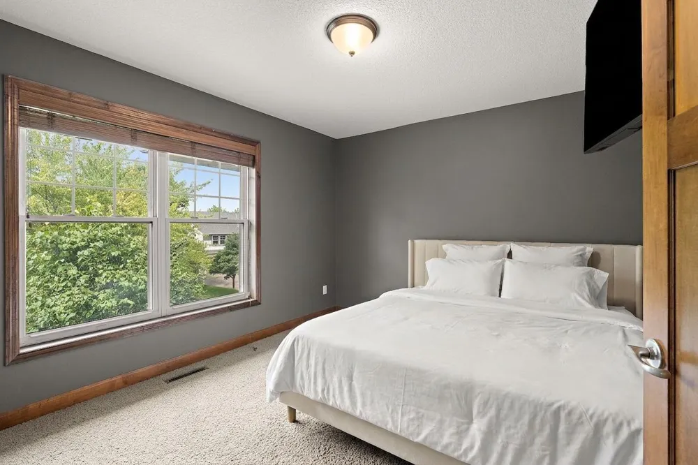 10742 Maple Boulevard Woodbury, MN 55129