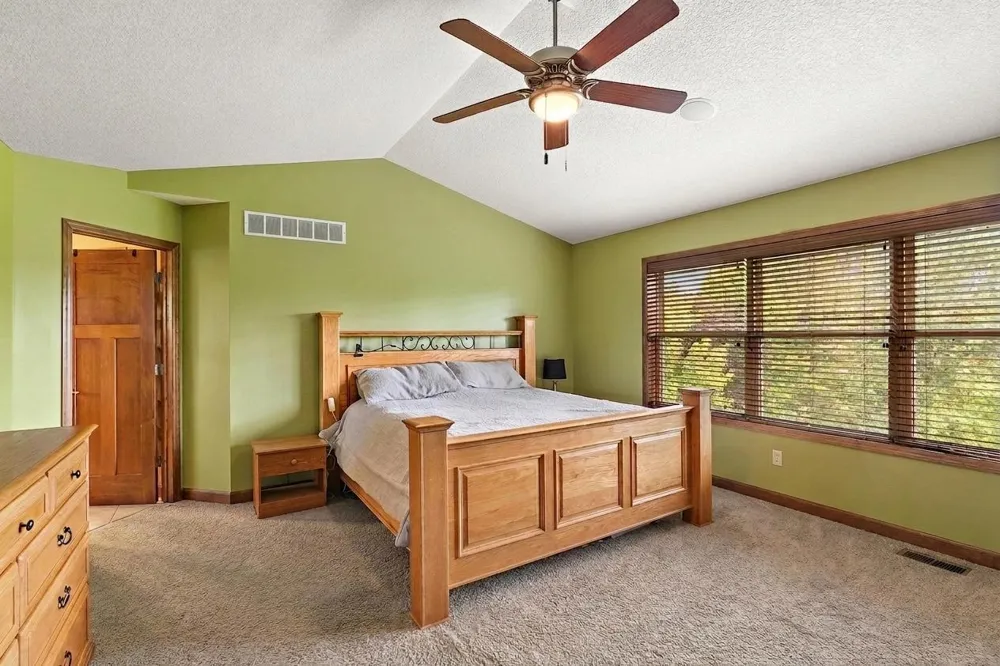 10742 Maple Boulevard Woodbury, MN 55129