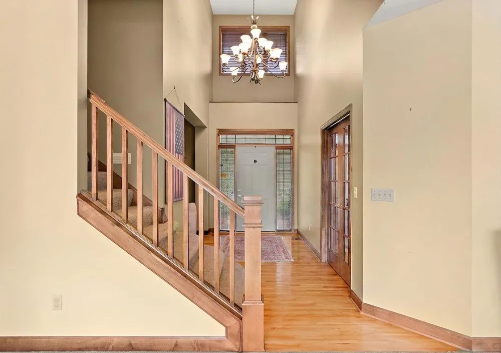 10742 Maple Boulevard Woodbury, MN 55129