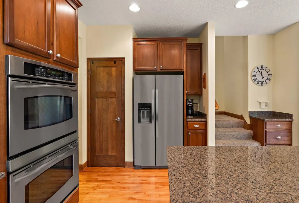 10742 Maple Boulevard Woodbury, MN 55129