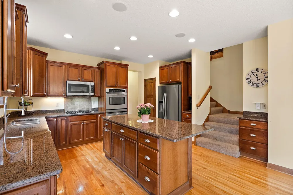 10742 Maple Boulevard Woodbury, MN 55129