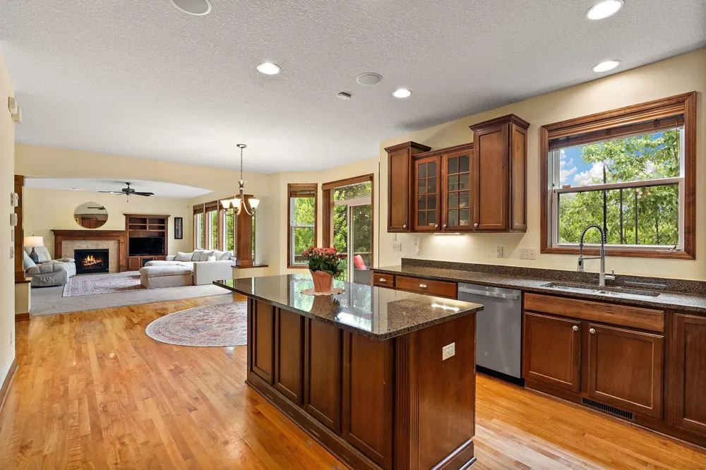 10742 Maple Boulevard Woodbury, MN 55129