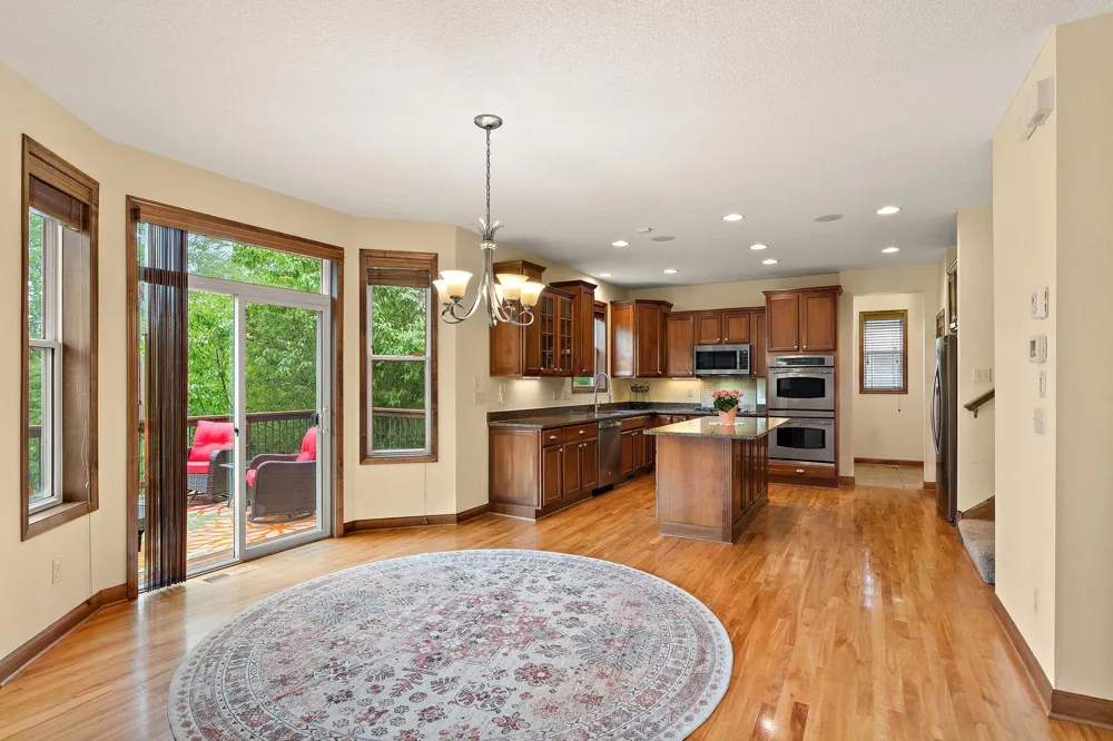 10742 Maple Boulevard Woodbury, MN 55129