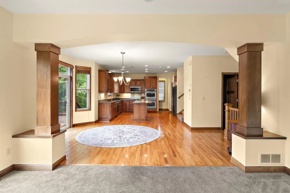 10742 Maple Boulevard Woodbury, MN 55129