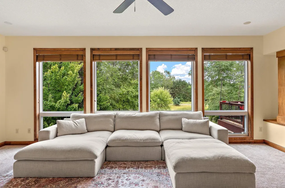 10742 Maple Boulevard Woodbury, MN 55129