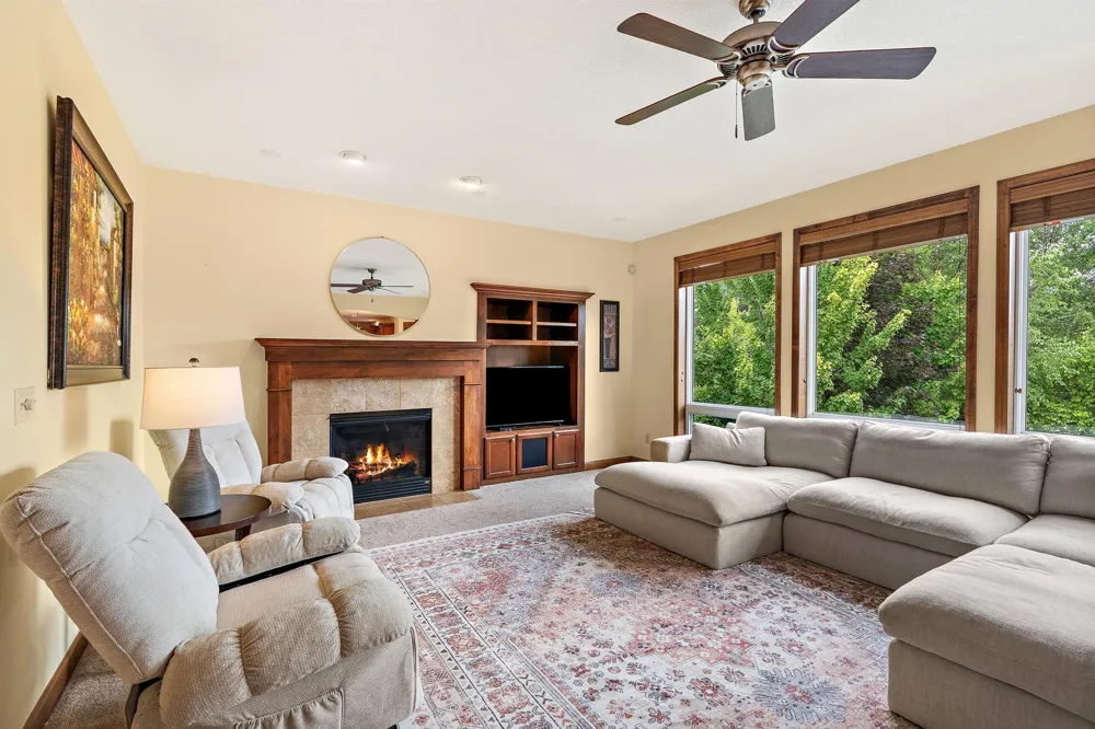 10742 Maple Boulevard Woodbury, MN 55129