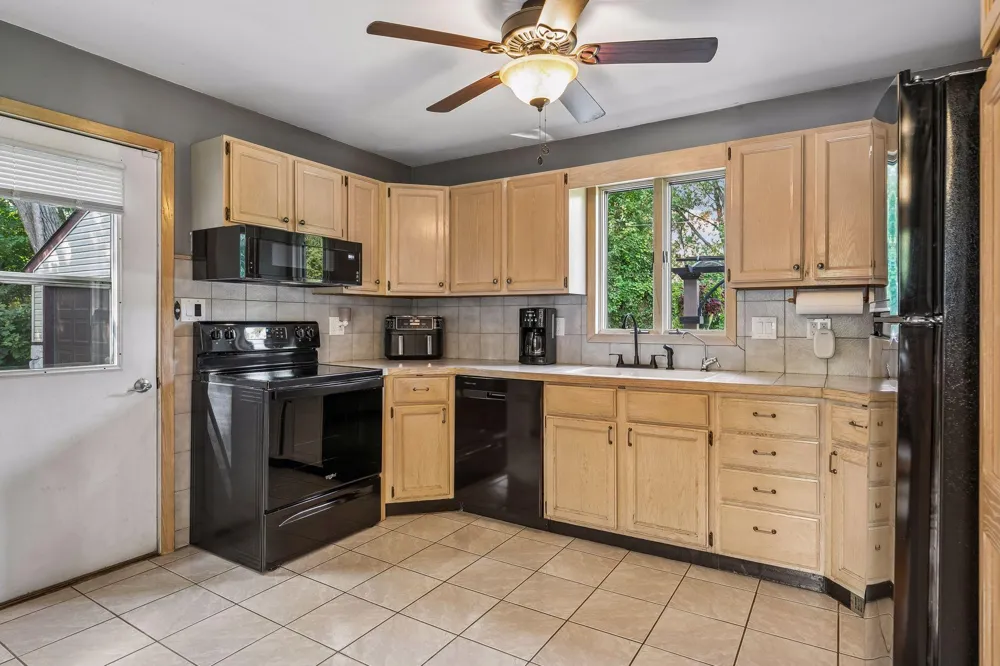 5391 Raymond Avenue Mounds View, MN 55112
