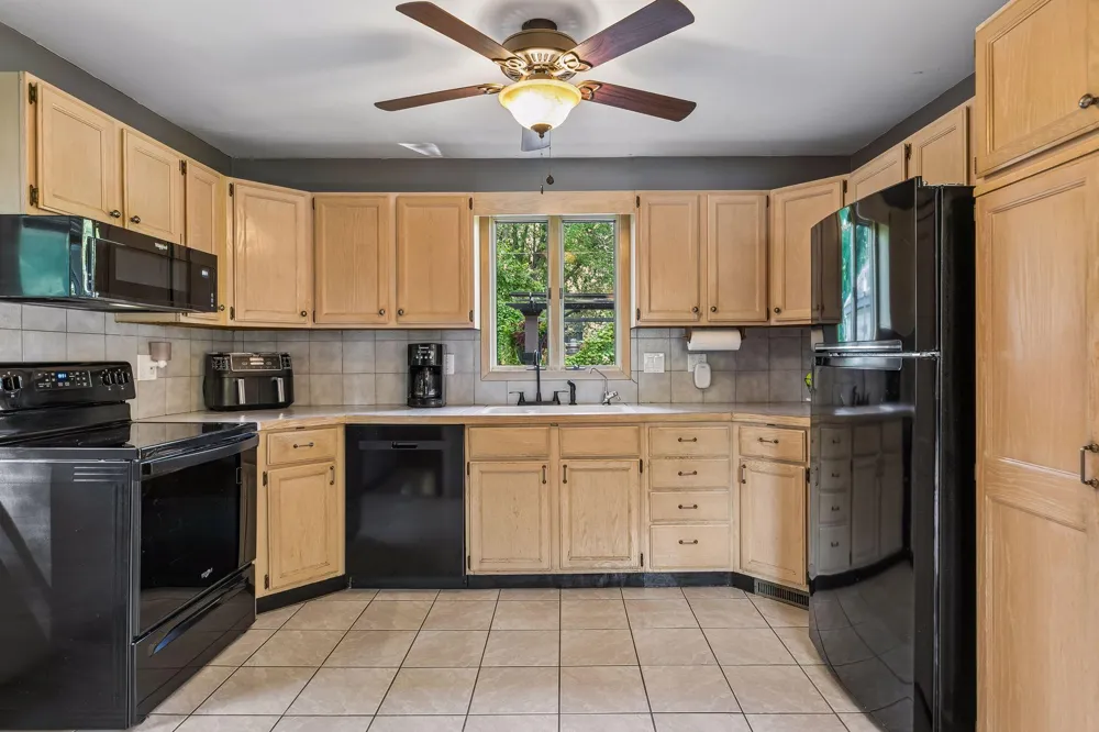 5391 Raymond Avenue Mounds View, MN 55112