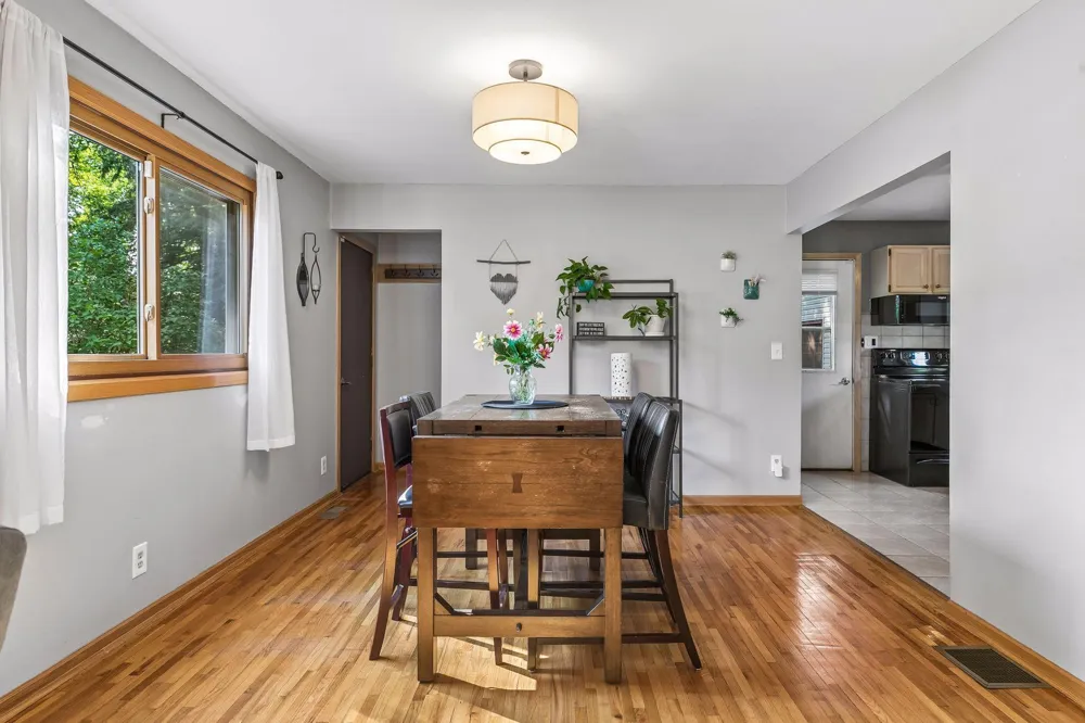 5391 Raymond Avenue Mounds View, MN 55112