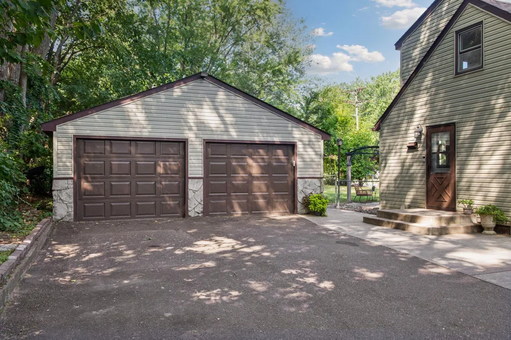 5391 Raymond Avenue Mounds View, MN 55112