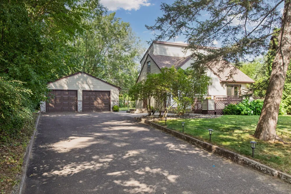 5391 Raymond Avenue Mounds View, MN 55112