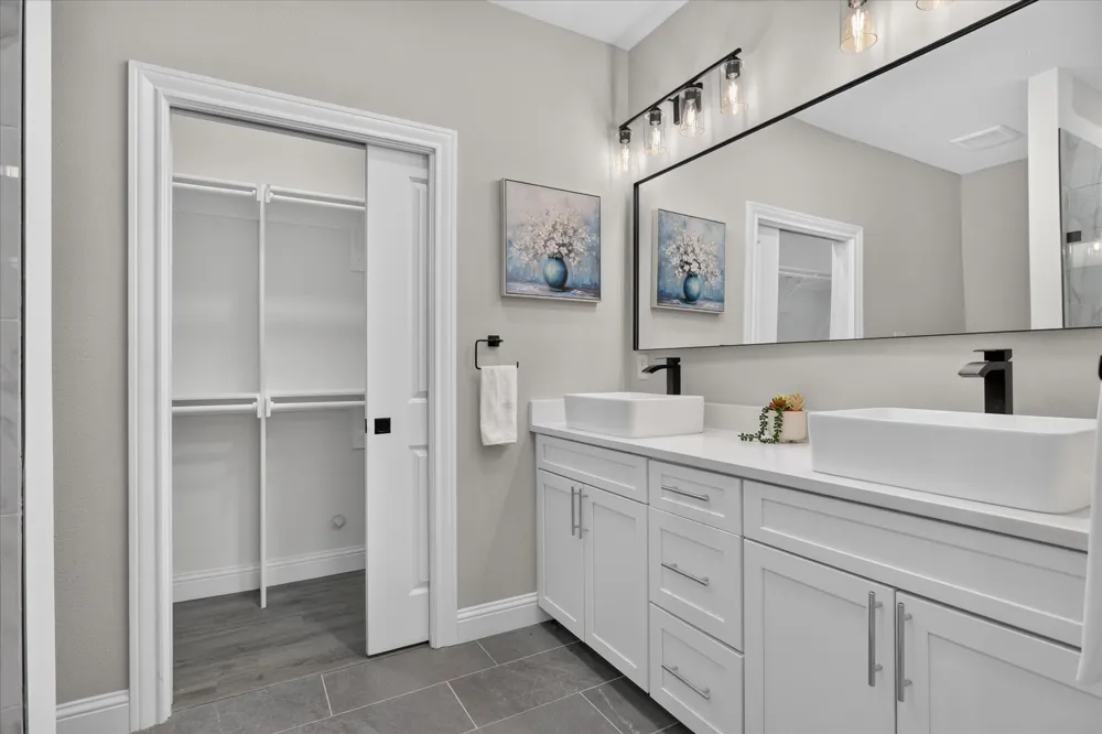 808 Premier Grand Prairie, TX 75051