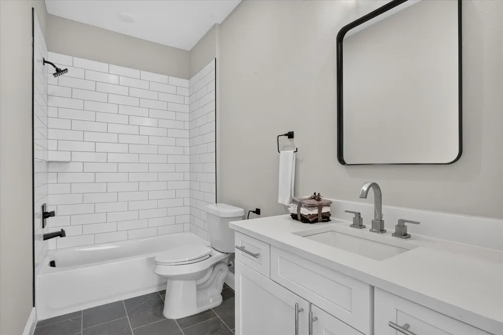 808 Premier Grand Prairie, TX 75051