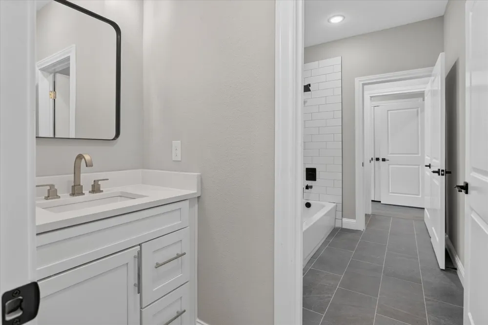 808 Premier Grand Prairie, TX 75051