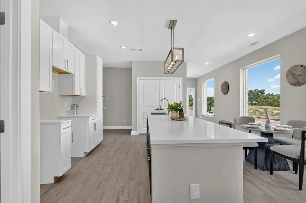 808 Premier Grand Prairie, TX 75051
