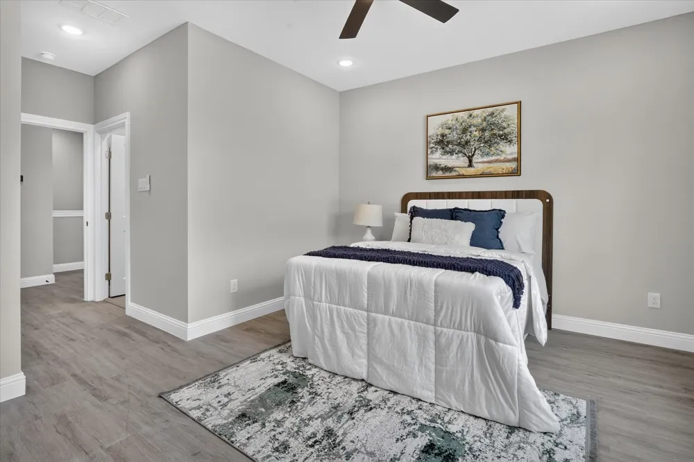 806 Premier Grand Prairie, TX 75051