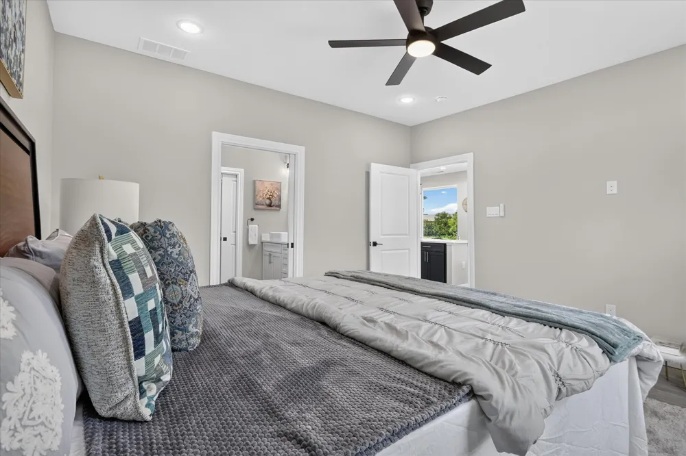 804 Premier Grand Prairie, TX 75051