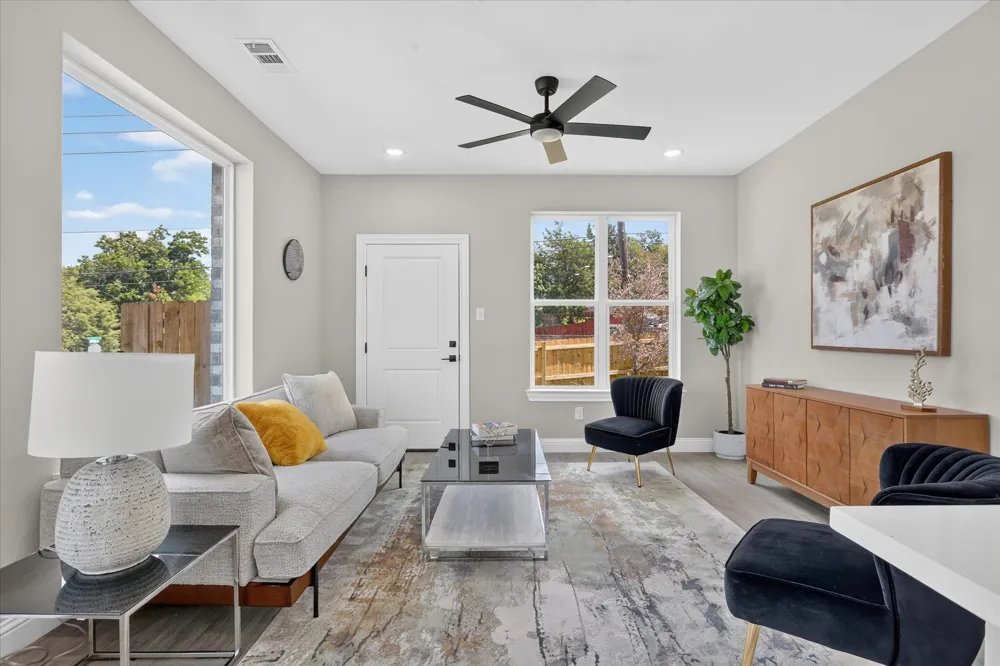 804 Premier Grand Prairie, TX 75051