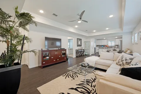 8946 Twin Pines Lane