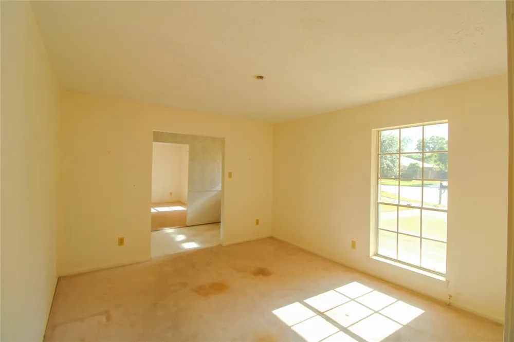 2 Elm Place Angleton, TX 77515