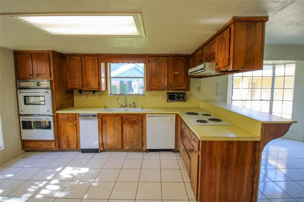 2 Elm Place Angleton, TX 77515