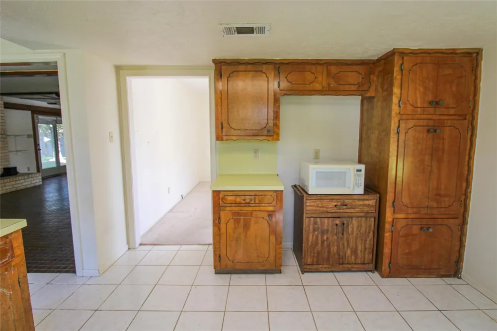 2 Elm Place Angleton, TX 77515