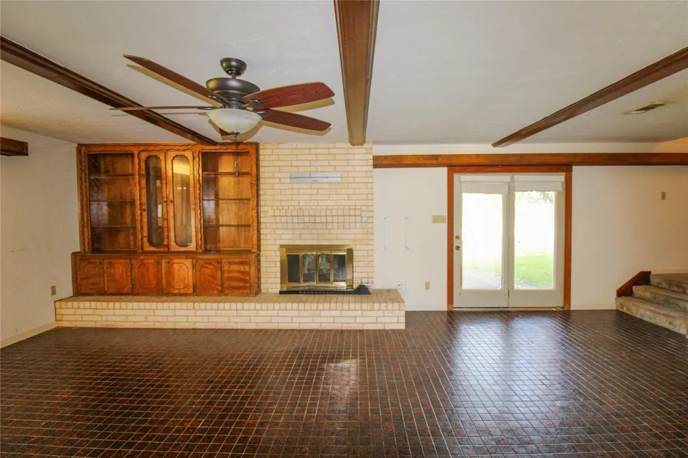 2 Elm Place Angleton, TX 77515