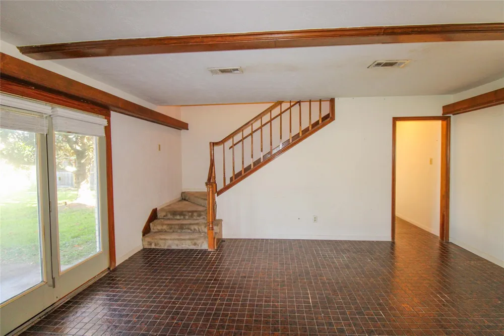 2 Elm Place Angleton, TX 77515
