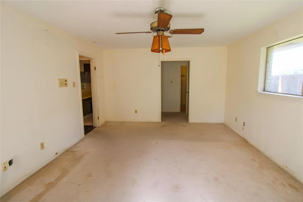 2 Elm Place Angleton, TX 77515