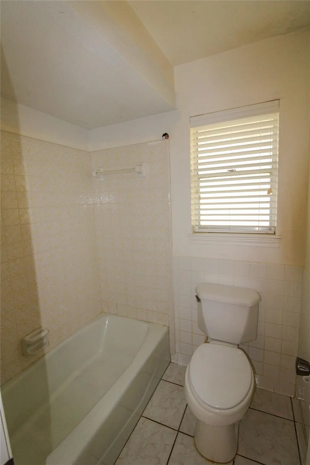 2 Elm Place Angleton, TX 77515