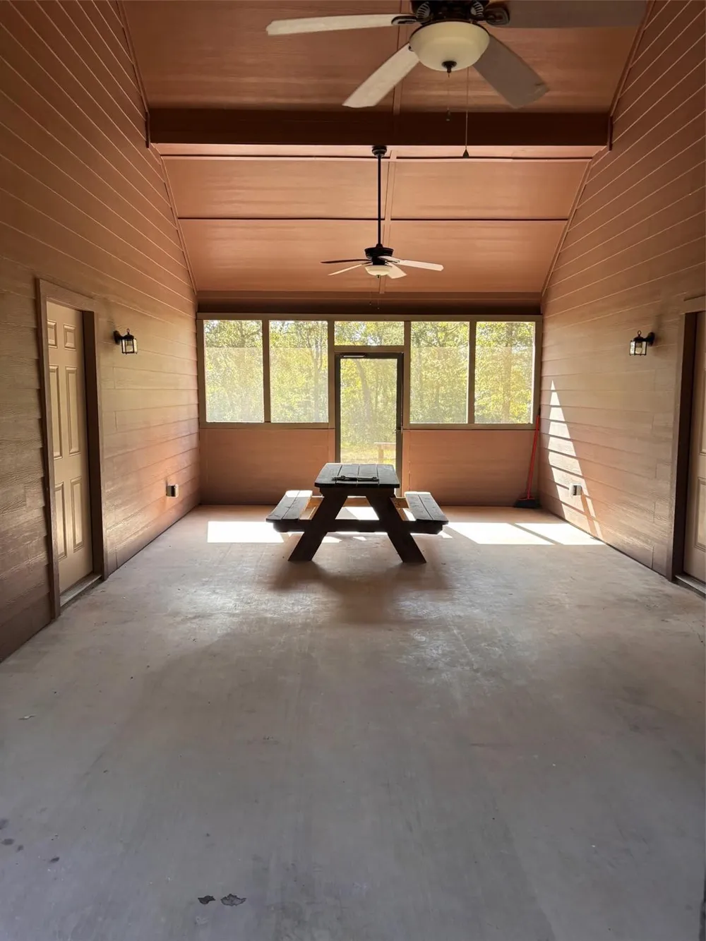 5829 Hwy 159 W Bellville, TX 77418