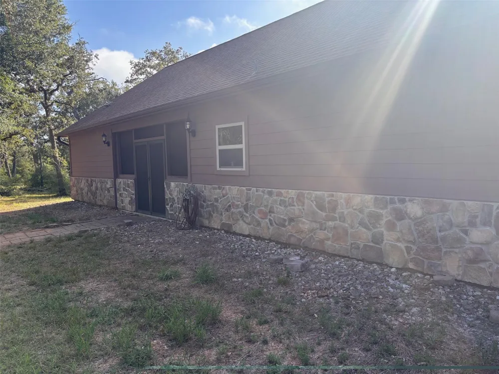 5829 Hwy 159 W Bellville, TX 77418