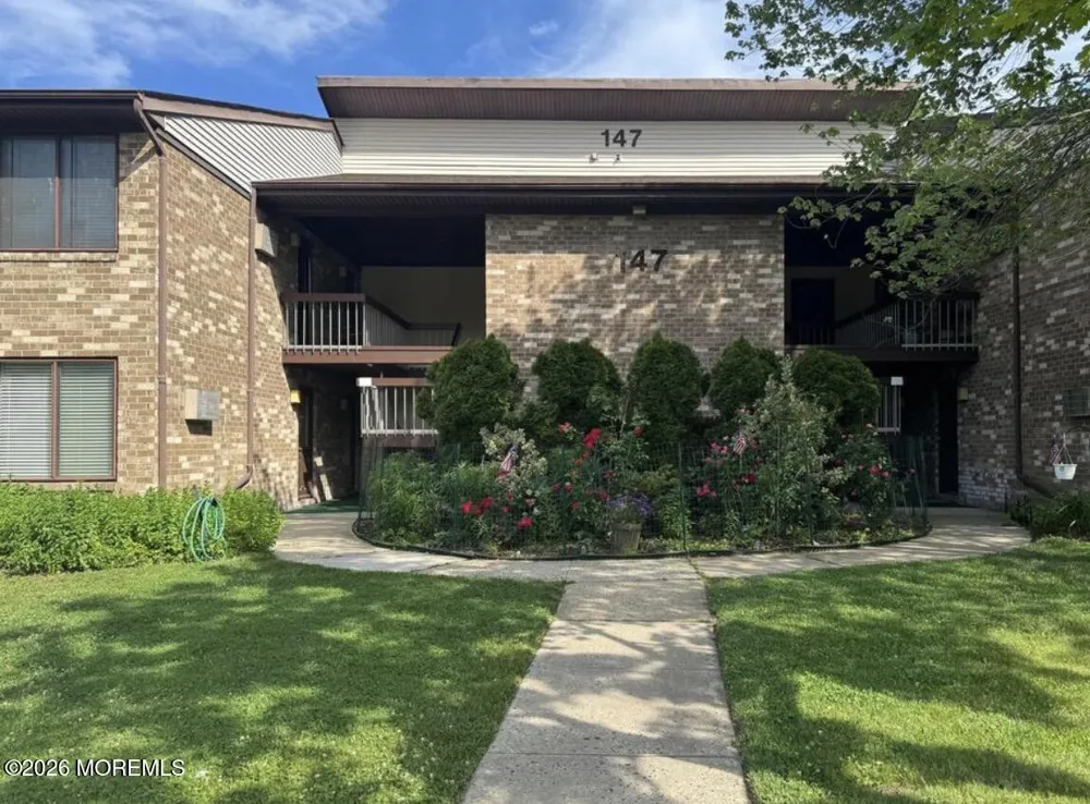 147 Amberly Drive #G Manalapan, NJ 07726