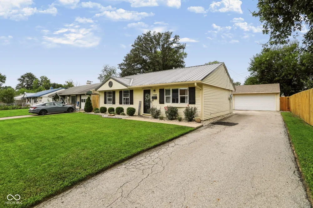 1566 Roberts Road Franklin, IN 46131