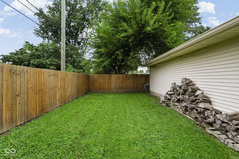 1566 Roberts Road Franklin, IN 46131