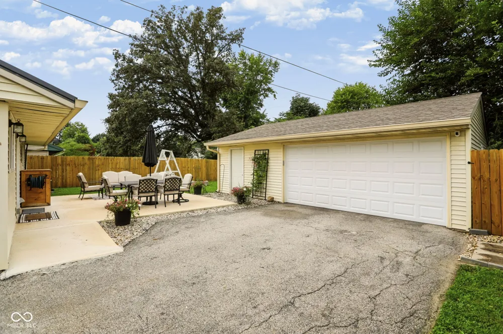 1566 Roberts Road Franklin, IN 46131